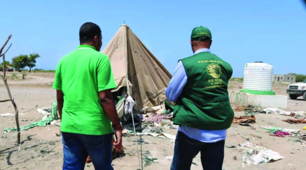 فريق مركز الملك سلمان متفقدا مخيم بني جابر (واس)