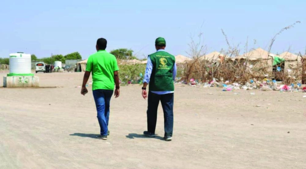 فريق مركز الملك سلمان متفقدا مخيم بني جابر (واس) 