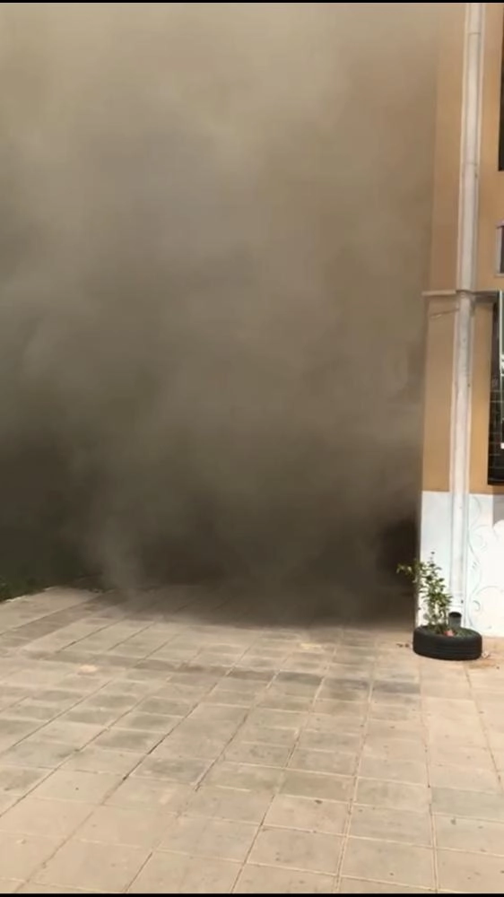 تصاعد الدخان جراء الحريق                                                        (مكة)