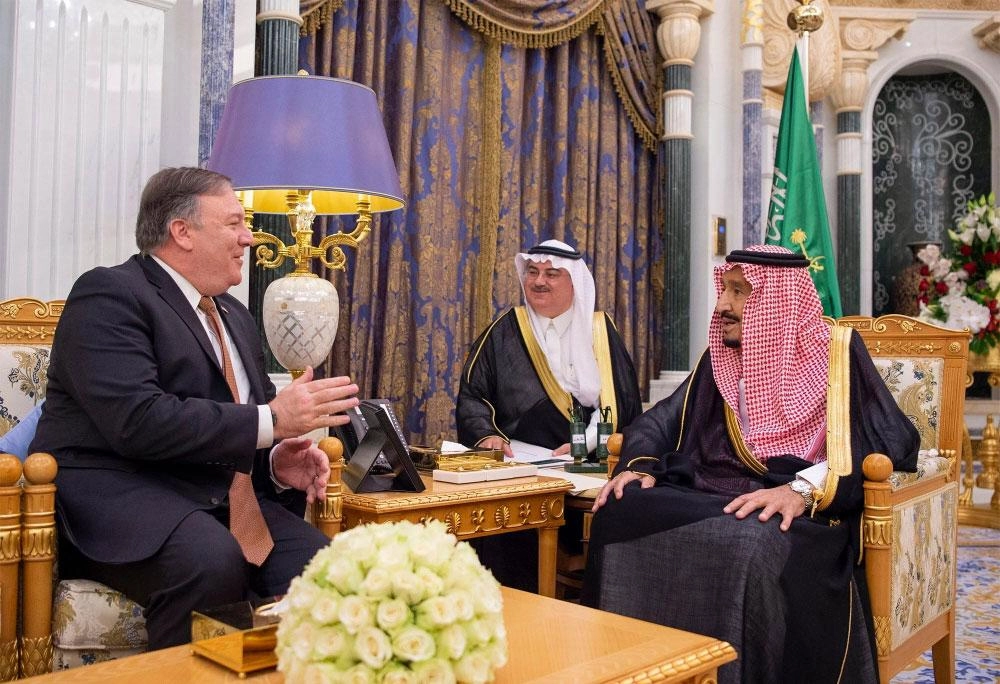 الملك سلمان خلال لقائه ماك بومبيو في الرياض(واس)