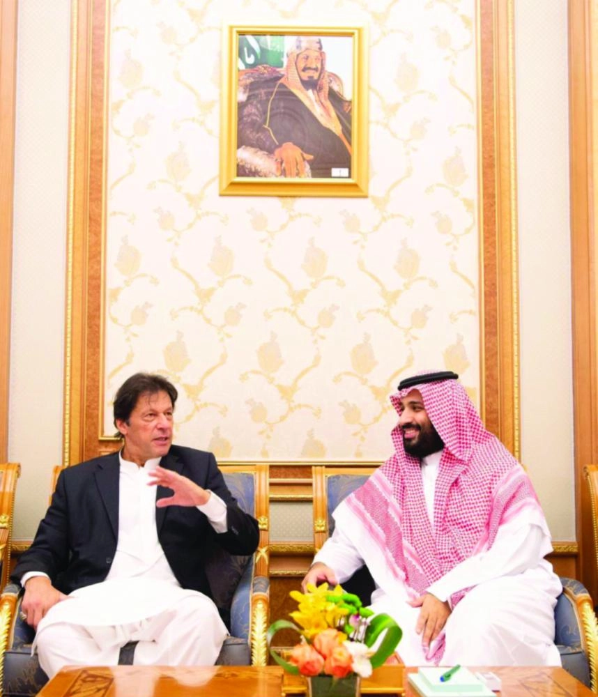 الأمير محمد بن سلمان خلال لقائه عمران خان (واس)