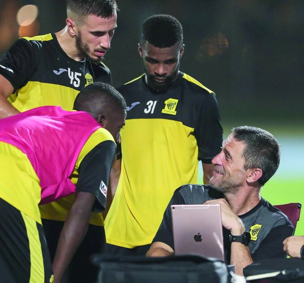 لاعبو الاتحاد في الحصة التدريبية (المركز الإعلامي)