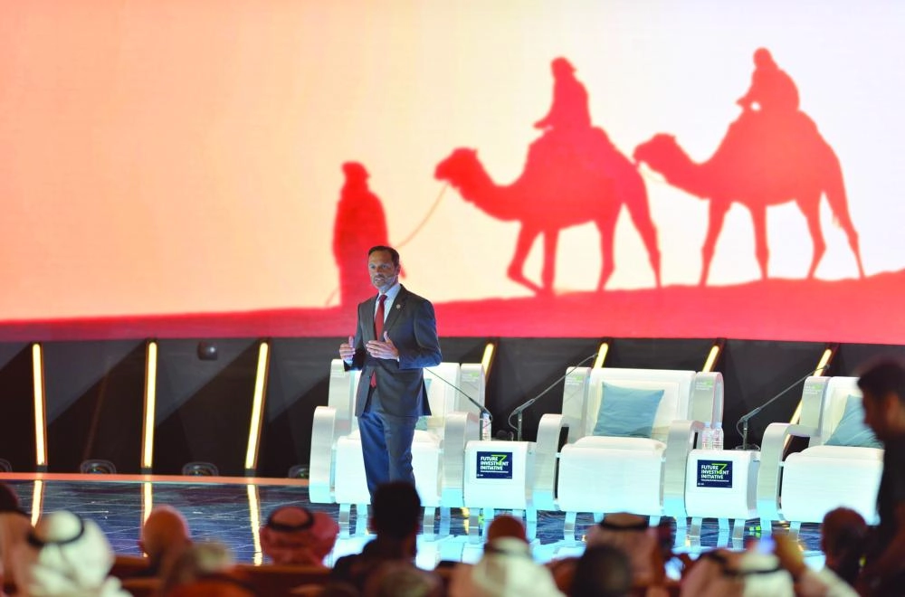 الرئيس التنفيذي لمشروع البحر الأحمر متحدثا بالمنتدى