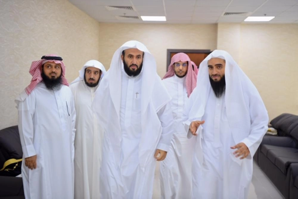 وليد الصمعاني خلال تفقده المحكمة العمالية بالرياض (مكة)
