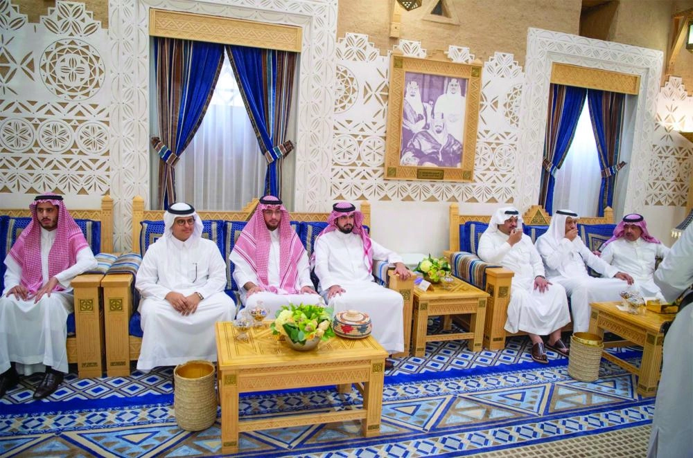 DST_4598421_Sat16_112826341