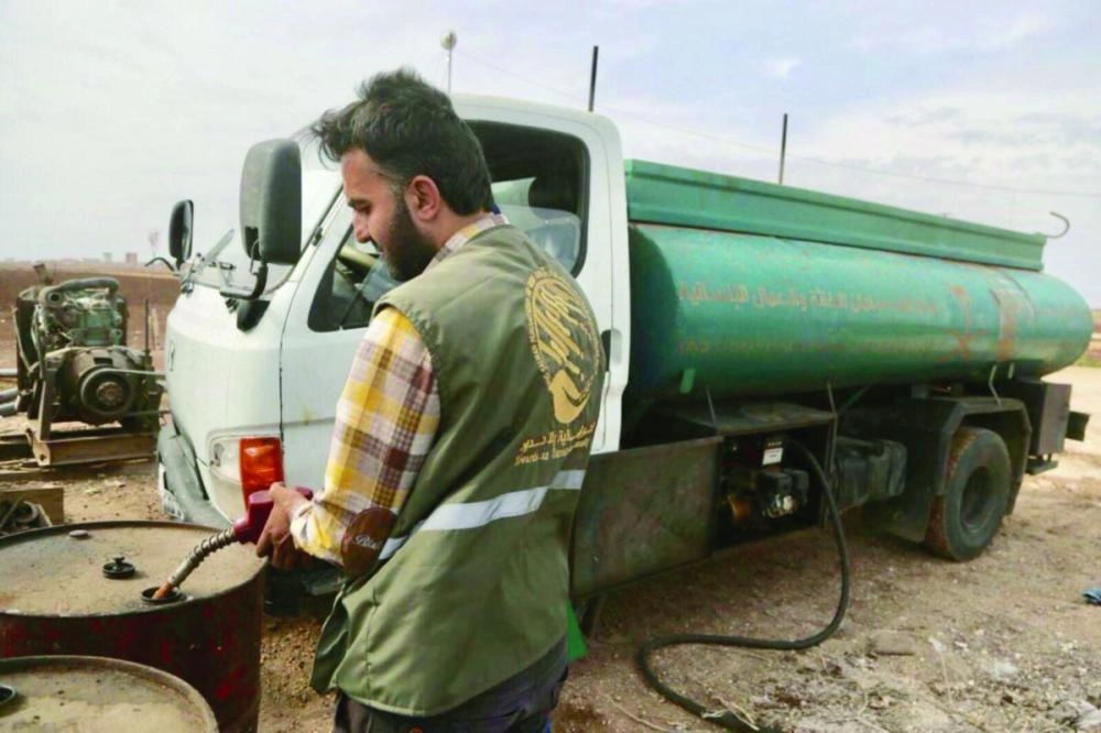 






توزيع المحروقات للمستفيدين بالشمال السوري                       (مكة)