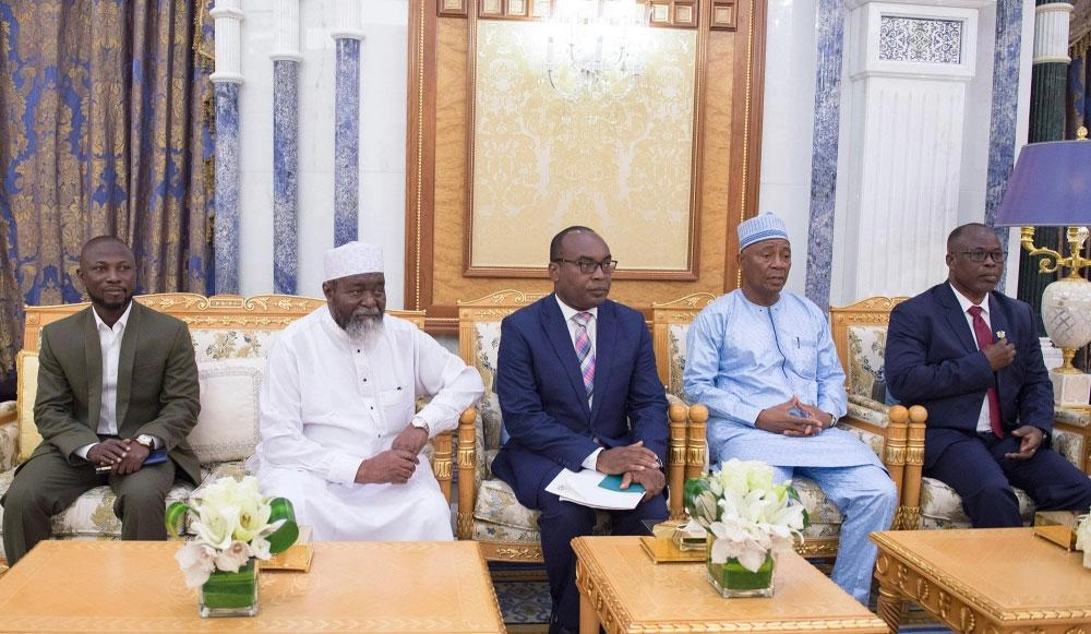 عدد من المسؤولين الغانيين