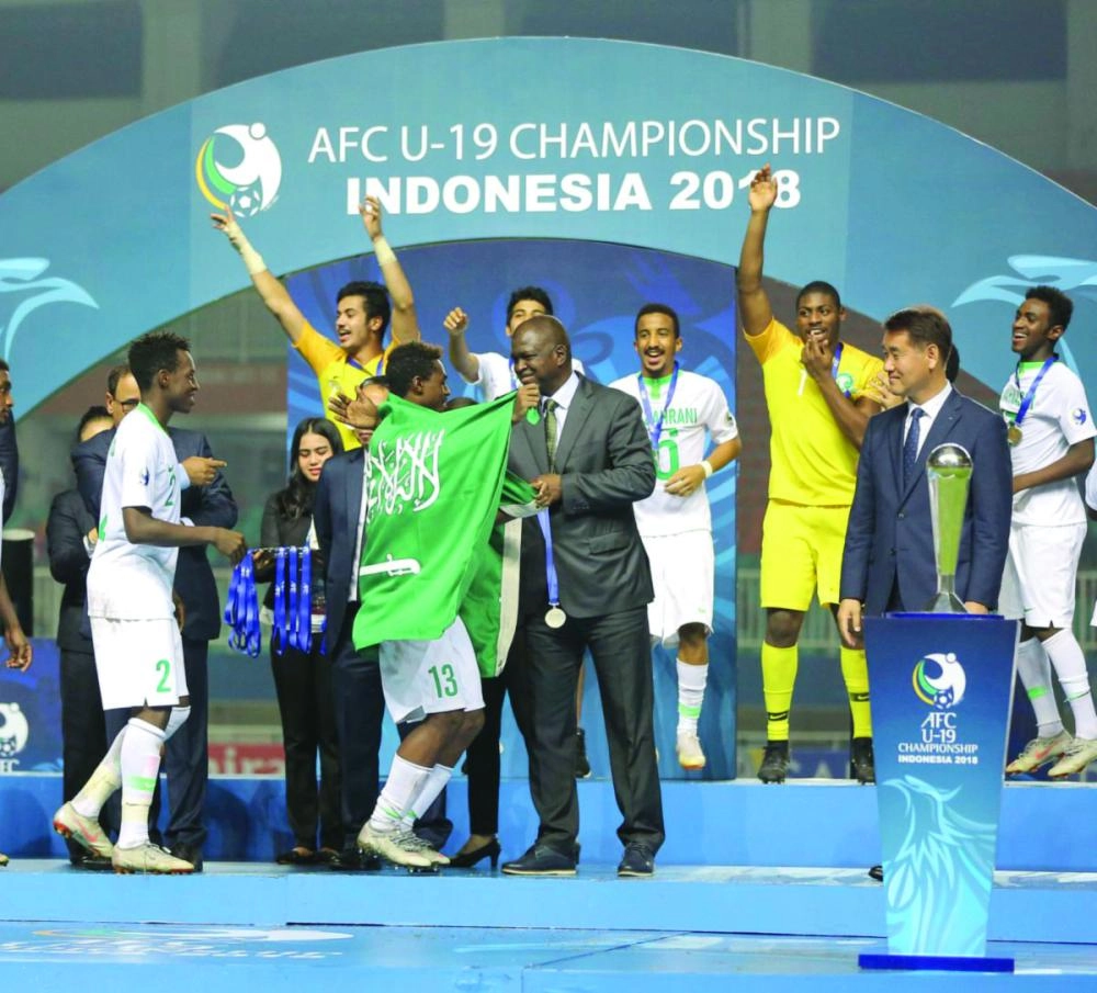 فرحة لاعبي ومسؤولي الأحضر الشاب باللقب الآسيوي