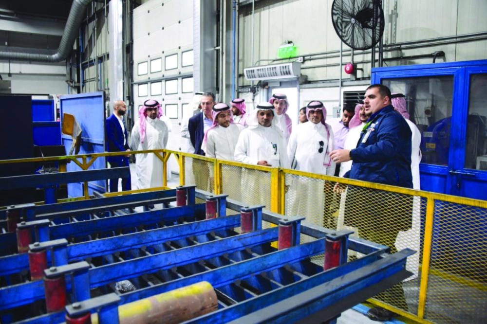 






من زيارة الإعلاميين لإحدى المنشآت                     (مكة)