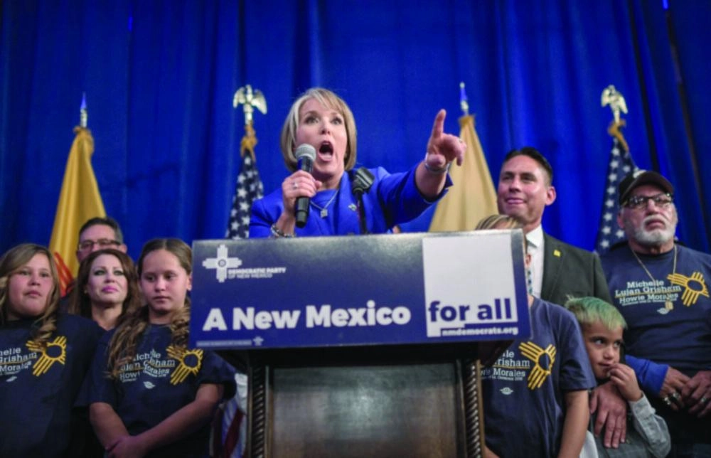 






المرشحة الديمقراطية ميشيل جريشام تحتفل بالنصر     (د ب أ)