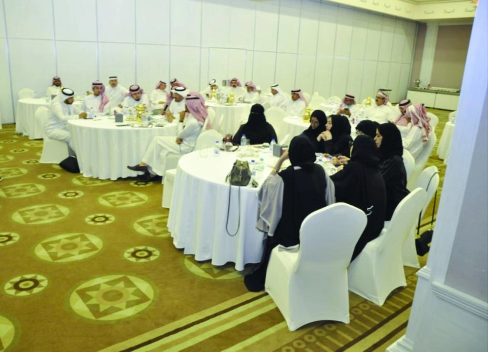 عدد من حضور الورشة أمس (مكة)