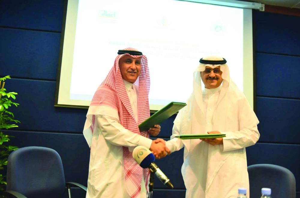 






على هامش توقيع الاتفاقية                                   (واس)