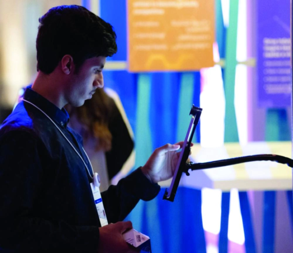 أحد المشاركين في منتدى مسك