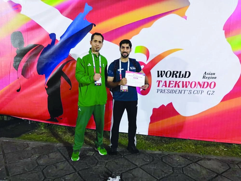 






العباس مع مدربه أبوالرحى                 (مكة)