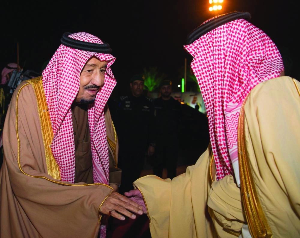 الملك سلمان لدى مغادرته الجوف 