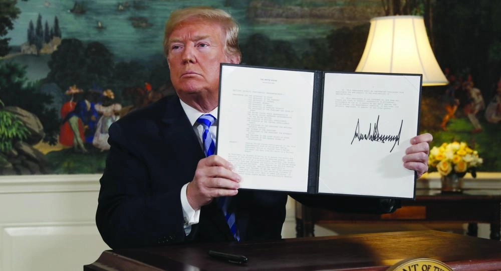 






 ترمب لحظة إعلان الخروج من الاتفاق النووي               (تويتر) 