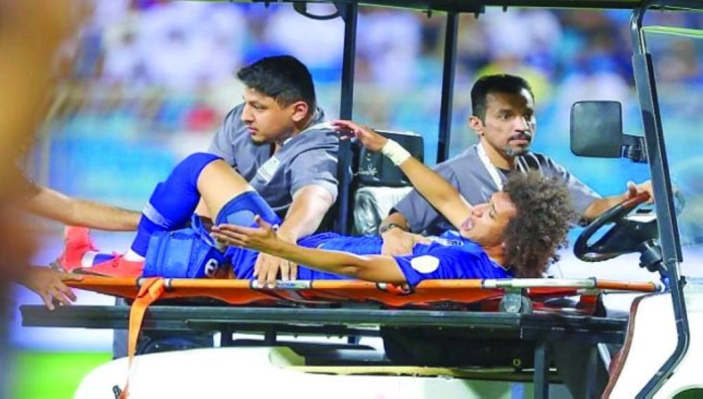 






عمر عبدالرحمن لحظة إصابته                                                                                    (مكة)