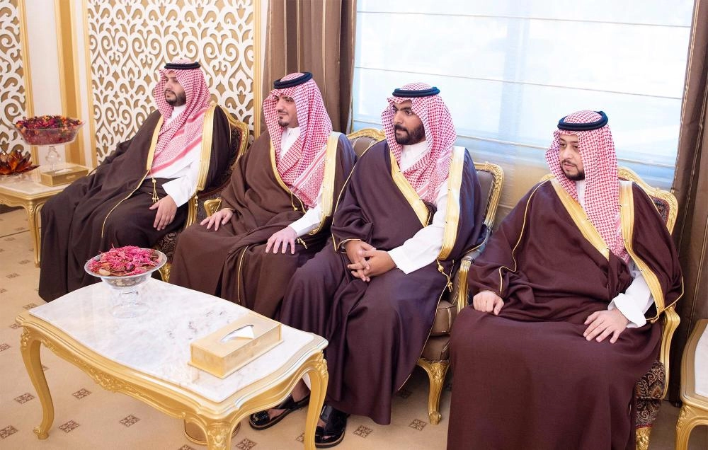 عدد من الأمراء خلال اللقاء  