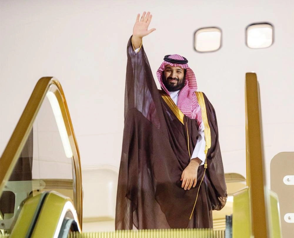 الأمير محمد بن سلمان خلال مغادرته مملكة البحرين 