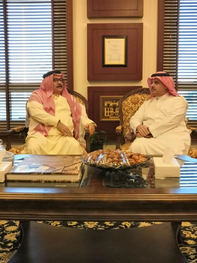 عبدالله دحلال خلال استقباله موفق النويصر (مكة)