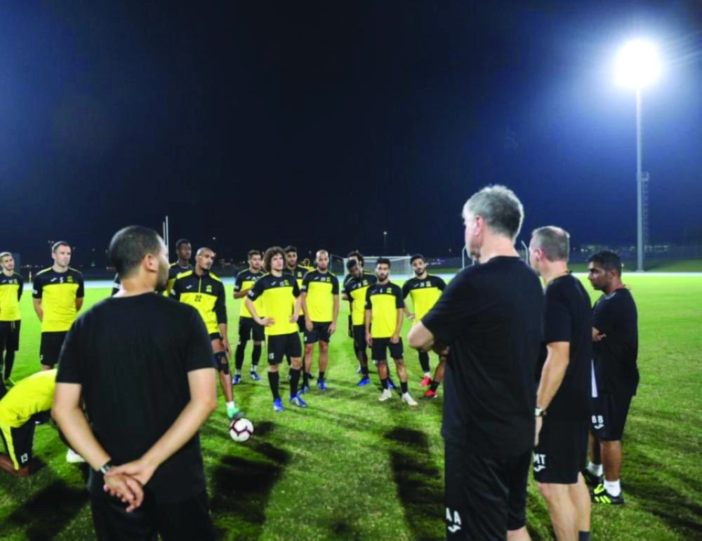 






جانب من تدريبات الاتحاد      (إعلامي الاتحاد)