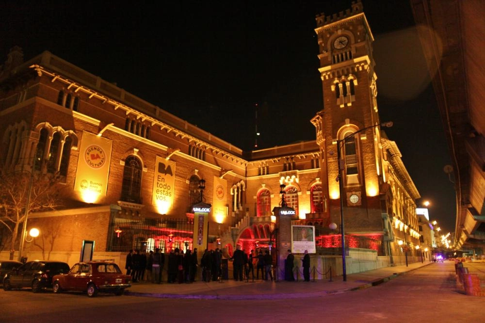 

1- متحف الطاقة الفنية Usina del Arte