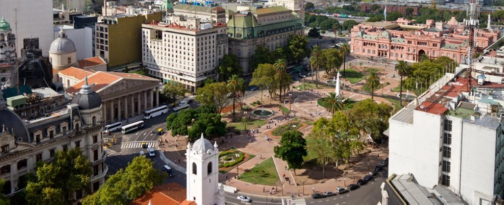 

3- ساحة دي مايو Plaza de Mayo