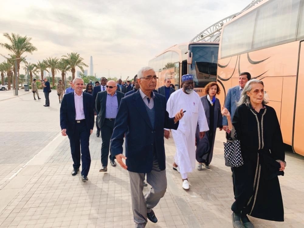 204882520060EA156E-9BD9-49BE-B6CF-028BD14E6BB5