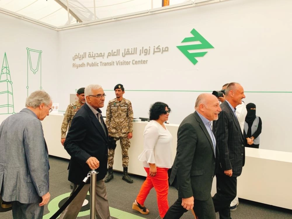 20533245482EBE0B29-DD17-43EC-8B74-0416A64A4C6D