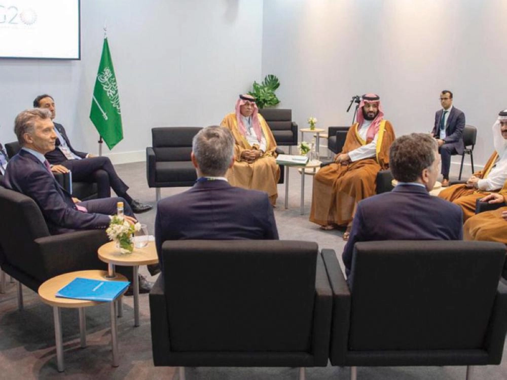 ولي العهد خلال لقائه الرئيس الأرجنتيني أمس (واس)