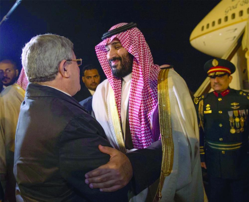الأمير محمد بن سلمان لدى وصوله إلى الجزائر أمس الأول (واس)