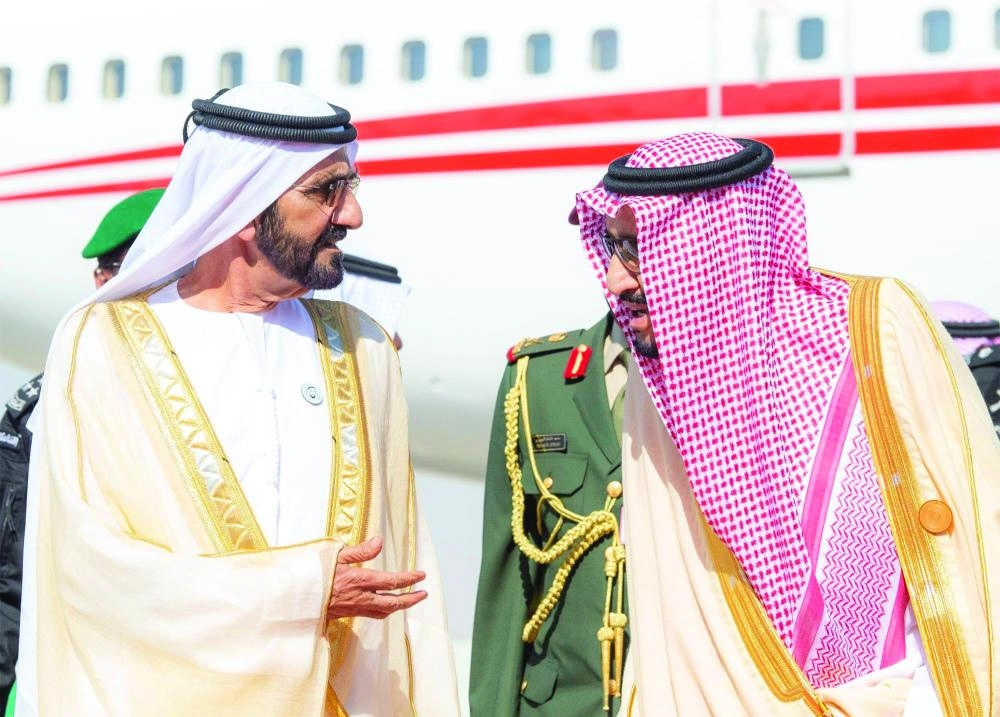 الملك سلمان مستقبلا الشيخ محمد بن راشد آل مكتوم
