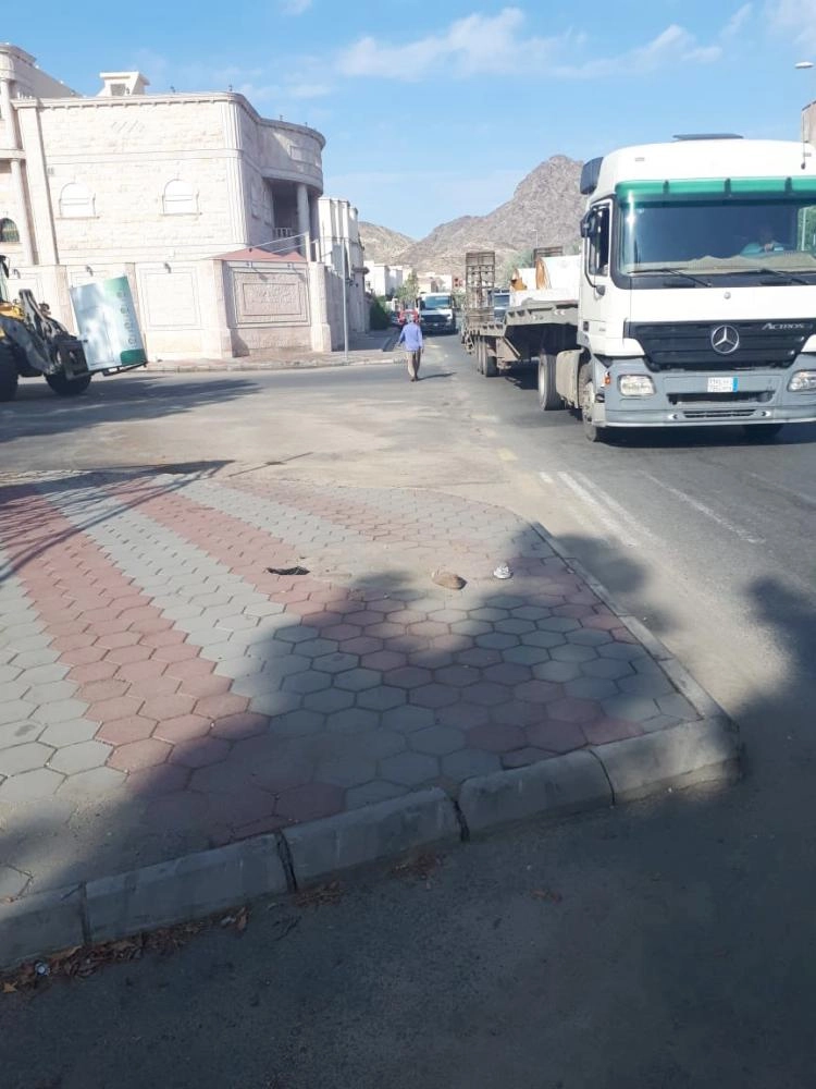 صناديق جمع الملابس المستعملة (مكة)