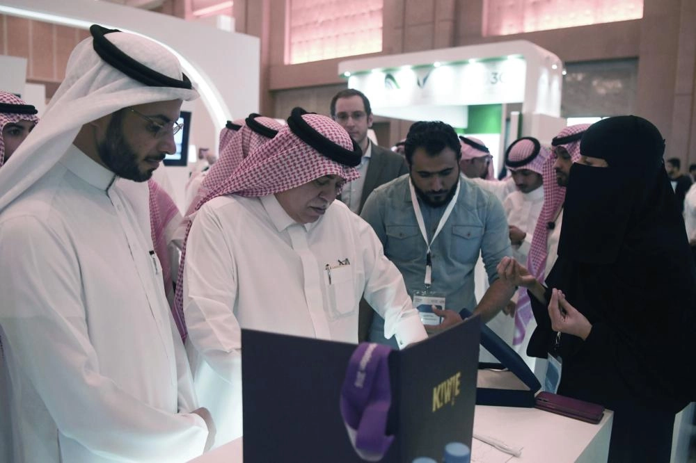 وزير التجارة والاستثمار ماجد القصبي بالمعرض المصاحب (مفلح الحبابي) 