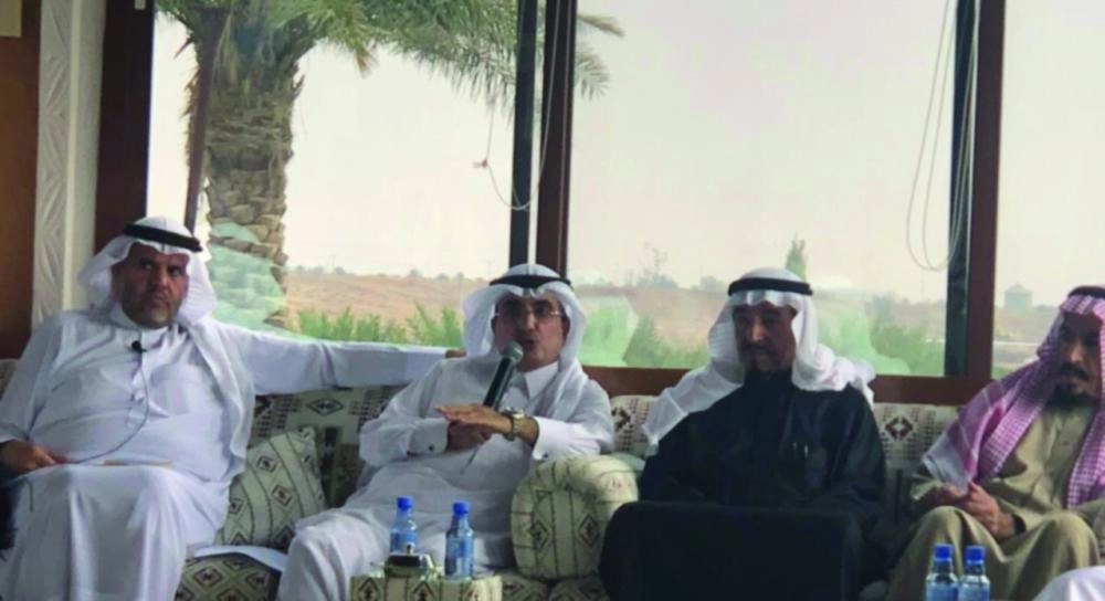 






الخضير متحدثا في الديوانية أمس            (مكة)