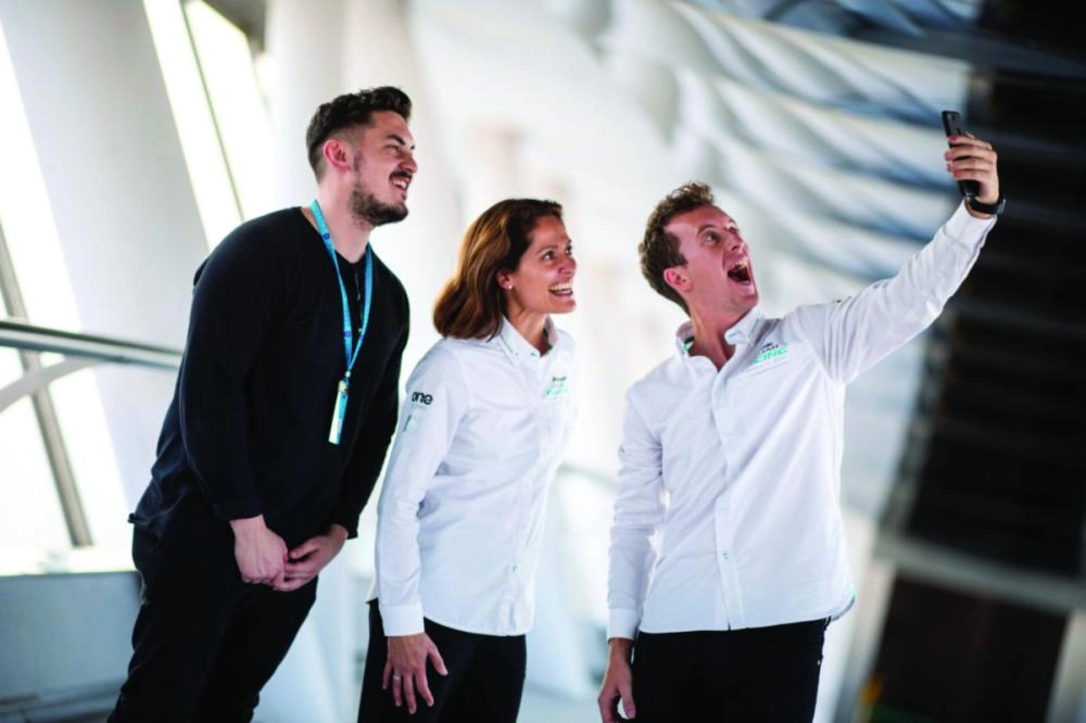 






المنظمون والمشاركون                   (إعلامي هيئة الرياضة)