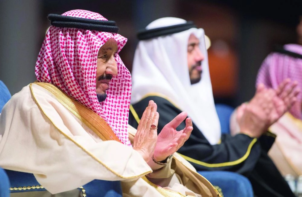 الملك سلمان لدى رعايته افتتاح الجنادرية 33 أمس الأول (واس)