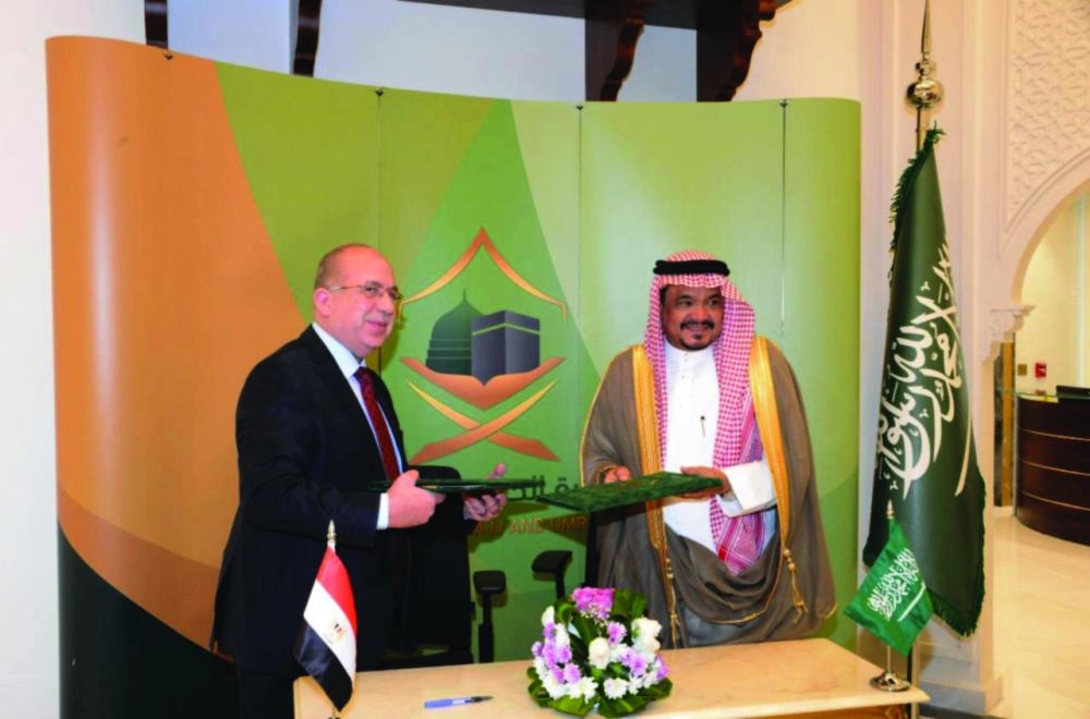 DST_4842228_Fri25_1222472823