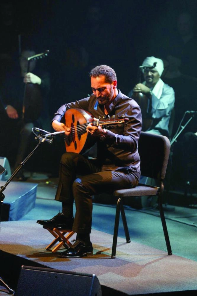 



شمة خلال أداء إحدى المقطوعات بمركز إثراء            (مكة)