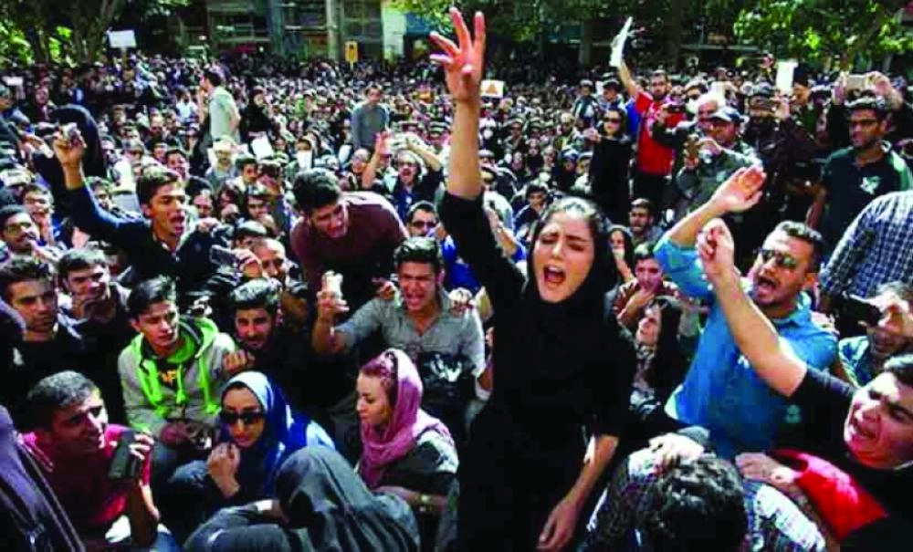 






مظاهرات في الشارع الإيراني