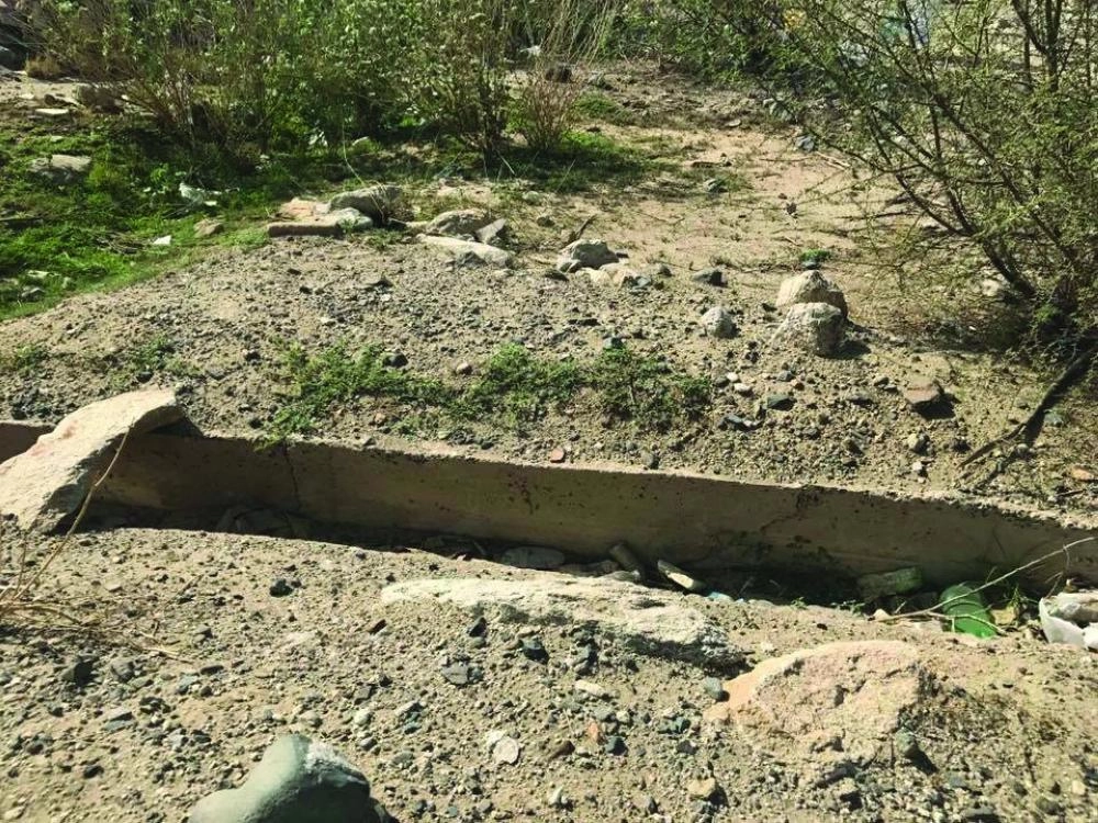 






أحد مجاري عين زبيدة التاريخية