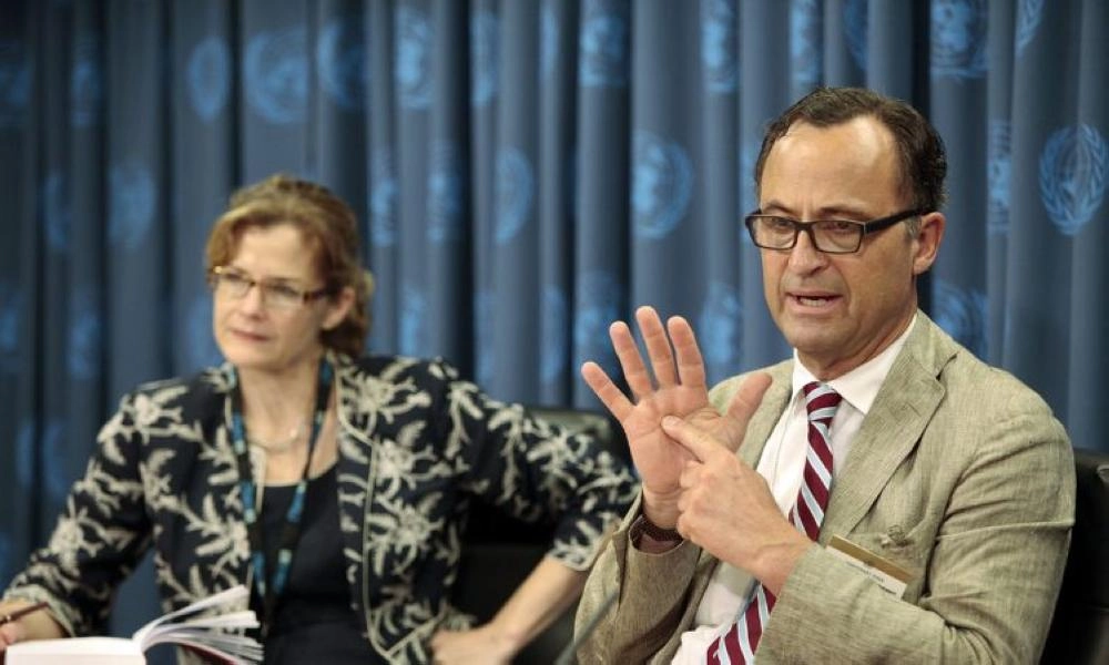 






باتريك كاميرت لدى وصوله إلى اليمن