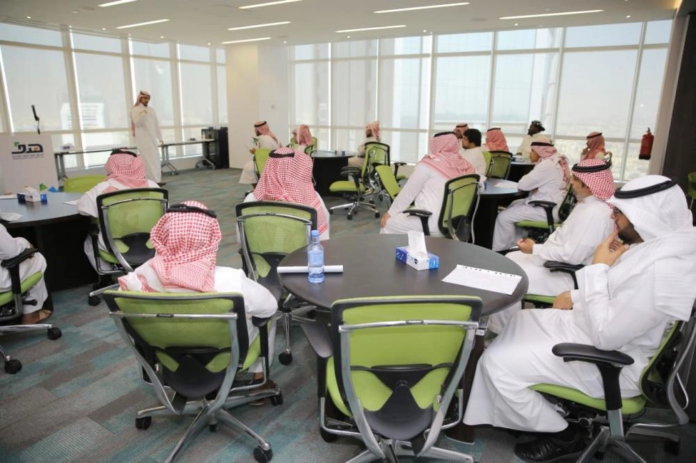 






أحد البرامج التدريبية لباحثين عن عمل                                                 (مكة)