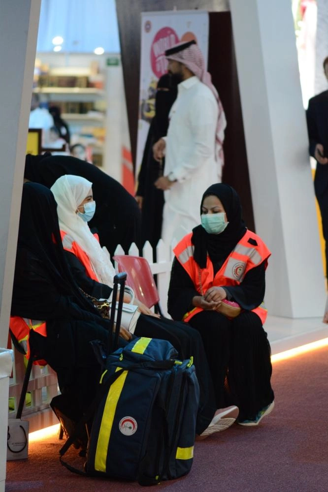 مسعفات متطوعات في جميع أركان المعرض (مكة)