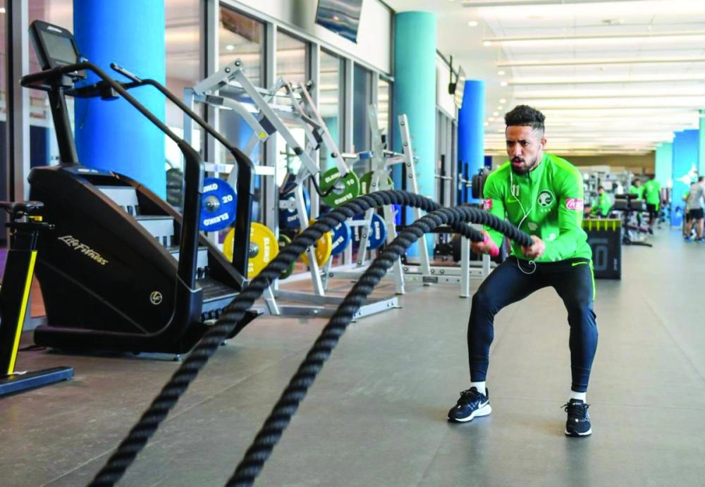 






وليد عبدالله يؤدي تدريبات تقوية