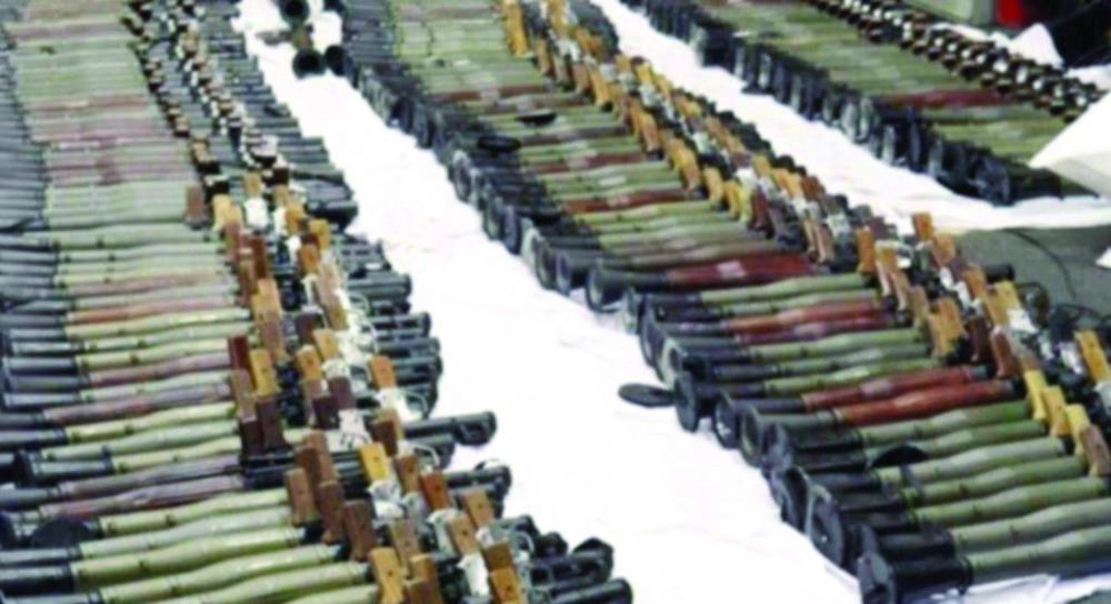 اسلحة يتم تهريبها سرا