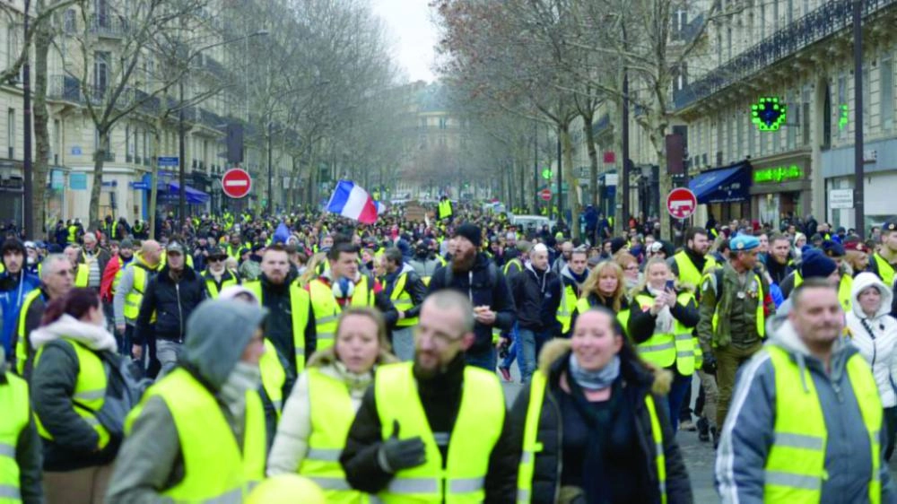 






من مظاهرات أصحاب السترات الصفراء            (العربية)