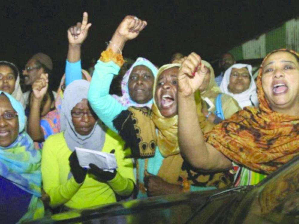 من الاحتجاجات السودانية                              (العربية)