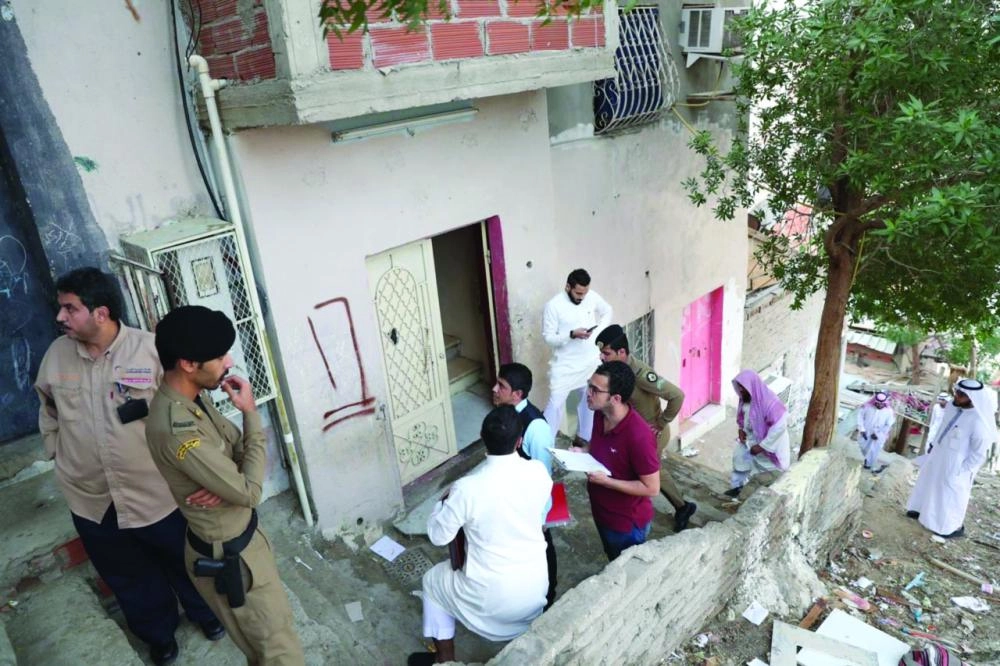 من أعمال فصل التيار عن عقارات النكاسة (مكة)