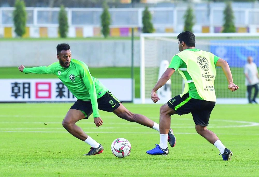 






بيتزي يستعرض مهاراته        (إعلامي المنتخب)